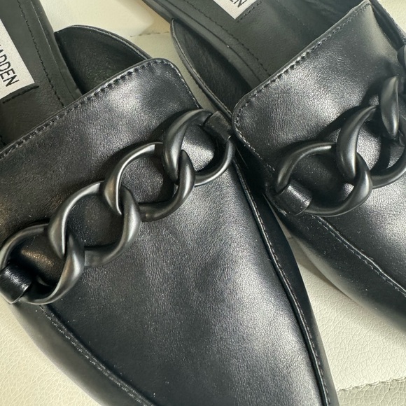 Steve Madden Black Flats, Size 8 - Picture 2 of 6